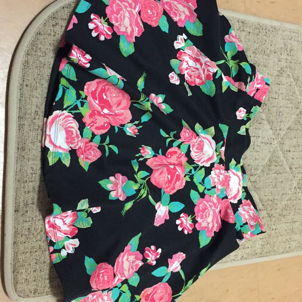 Floral mini skirt